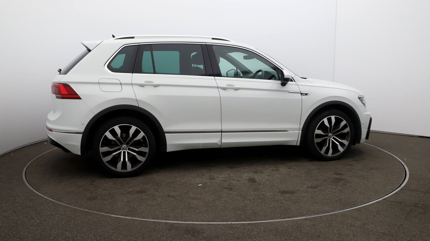 Used Volkswagen Tiguan for sale - 76810810: Photo 47