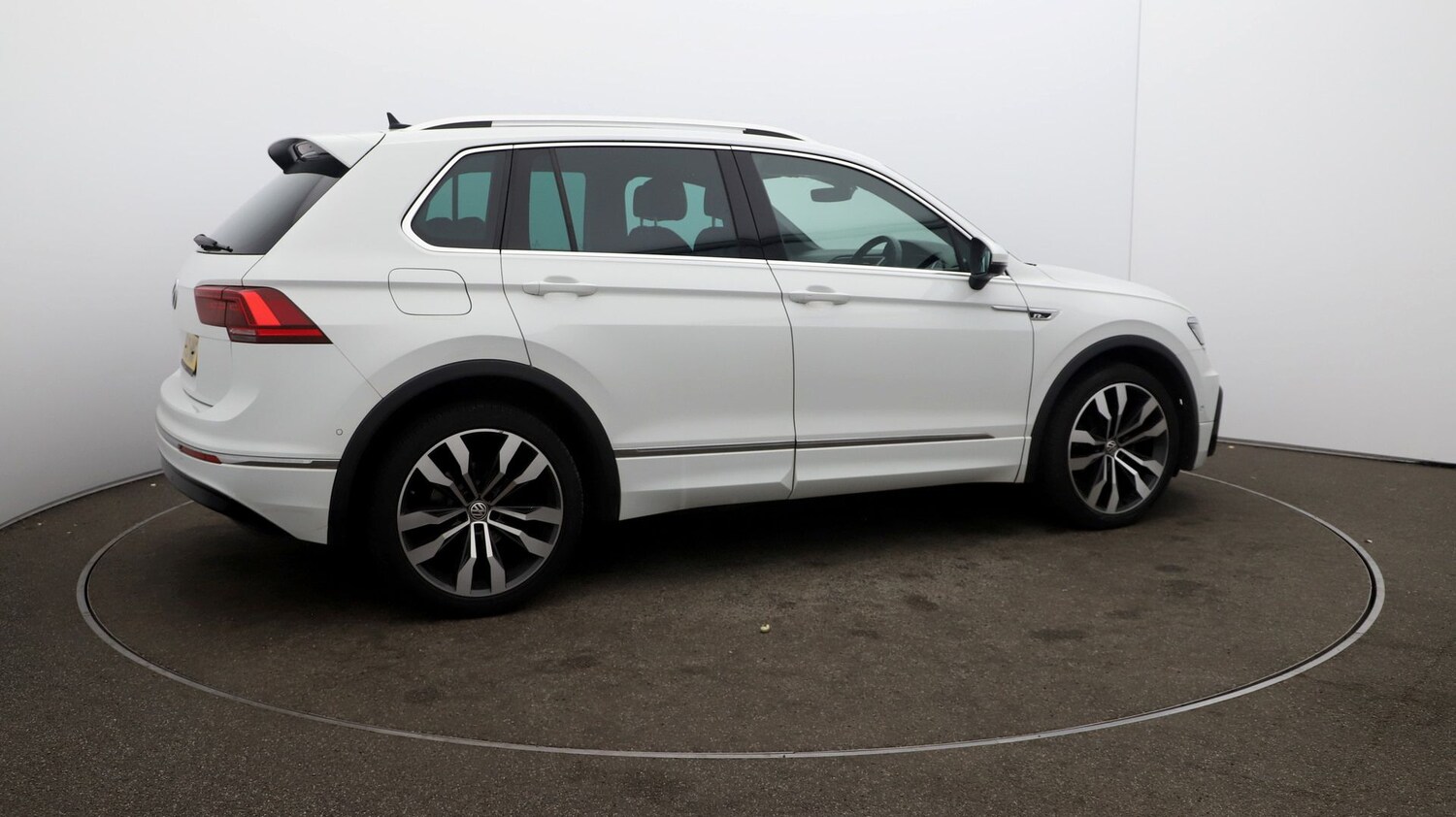 Used Volkswagen Tiguan for sale - 76810810: Photo 48