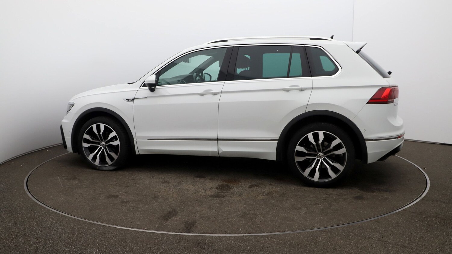 Used Volkswagen Tiguan for sale - 76810810: Photo 54