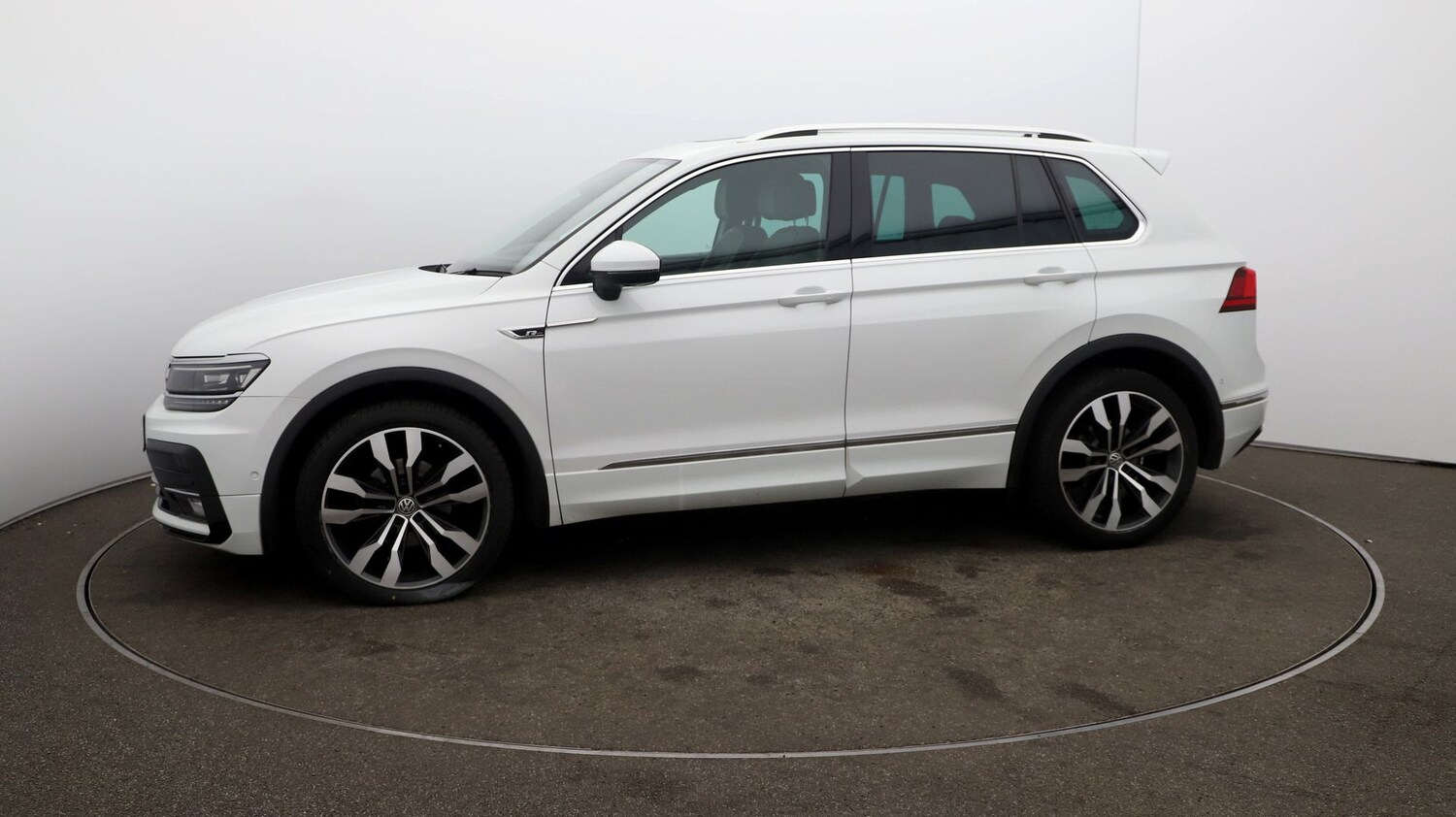 Used Volkswagen Tiguan for sale - 76810810: Photo 62