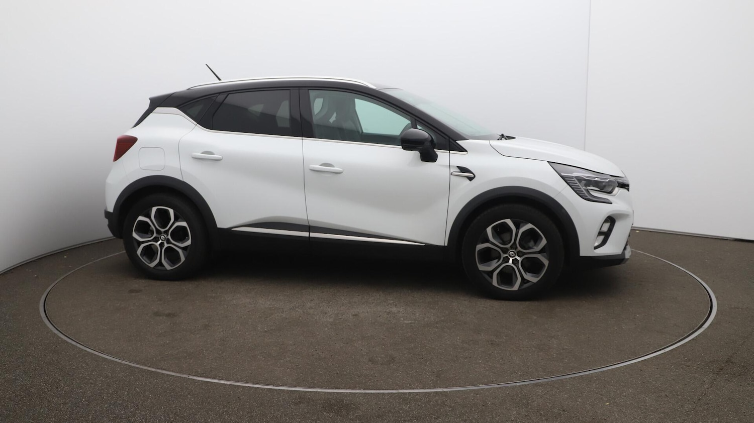 Used Renault Captur 2022 for sale - 76071970: Photo 48