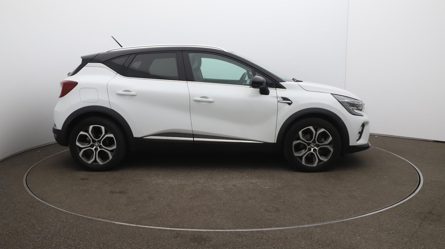 Used Renault Captur 2022 for sale - 76071970: Photo 49