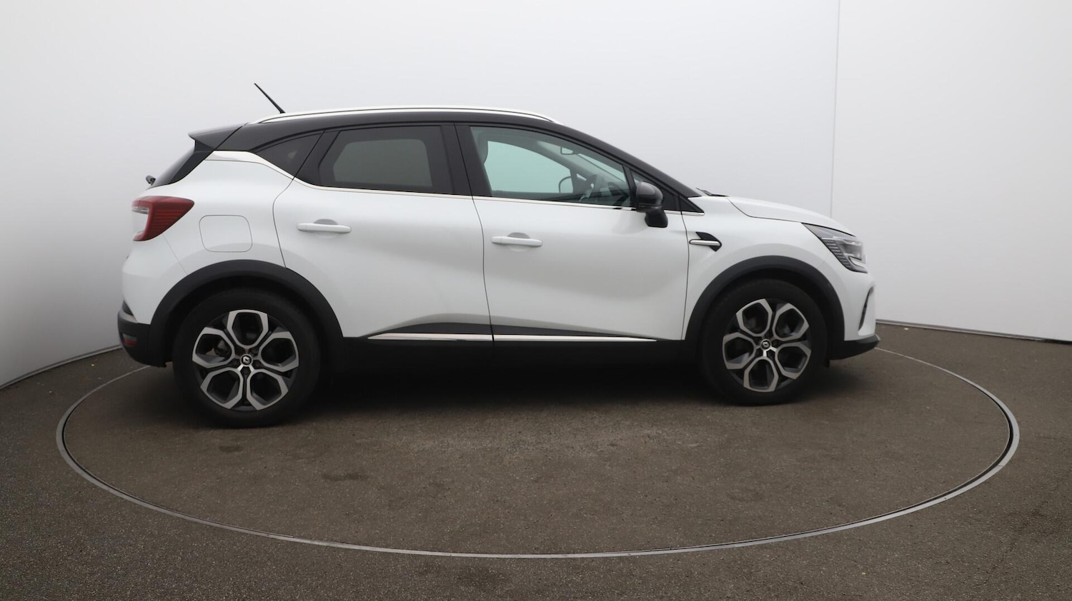 Used Renault Captur 2022 for sale - 76071970: Photo 50