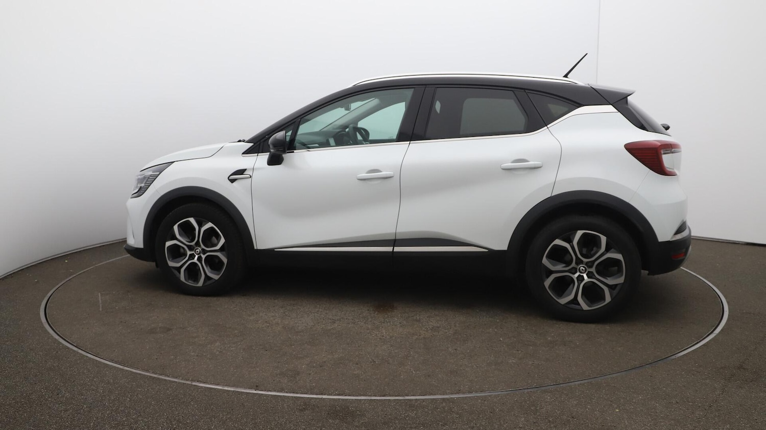Used Renault Captur 2022 for sale - 76071970: Photo 58