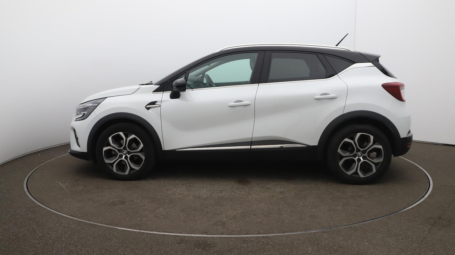 Used Renault Captur 2022 for sale - 76071970: Photo 64