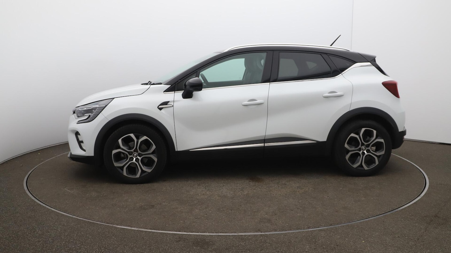 Used Renault Captur 2022 for sale - 76071970: Photo 65
