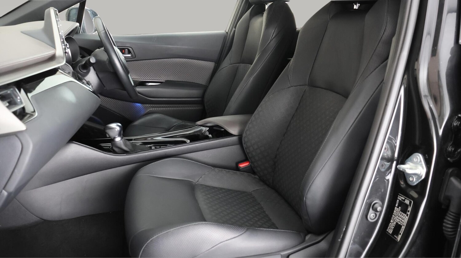 Used Toyota C-HR 2021 for sale - 76613277: Photo 15