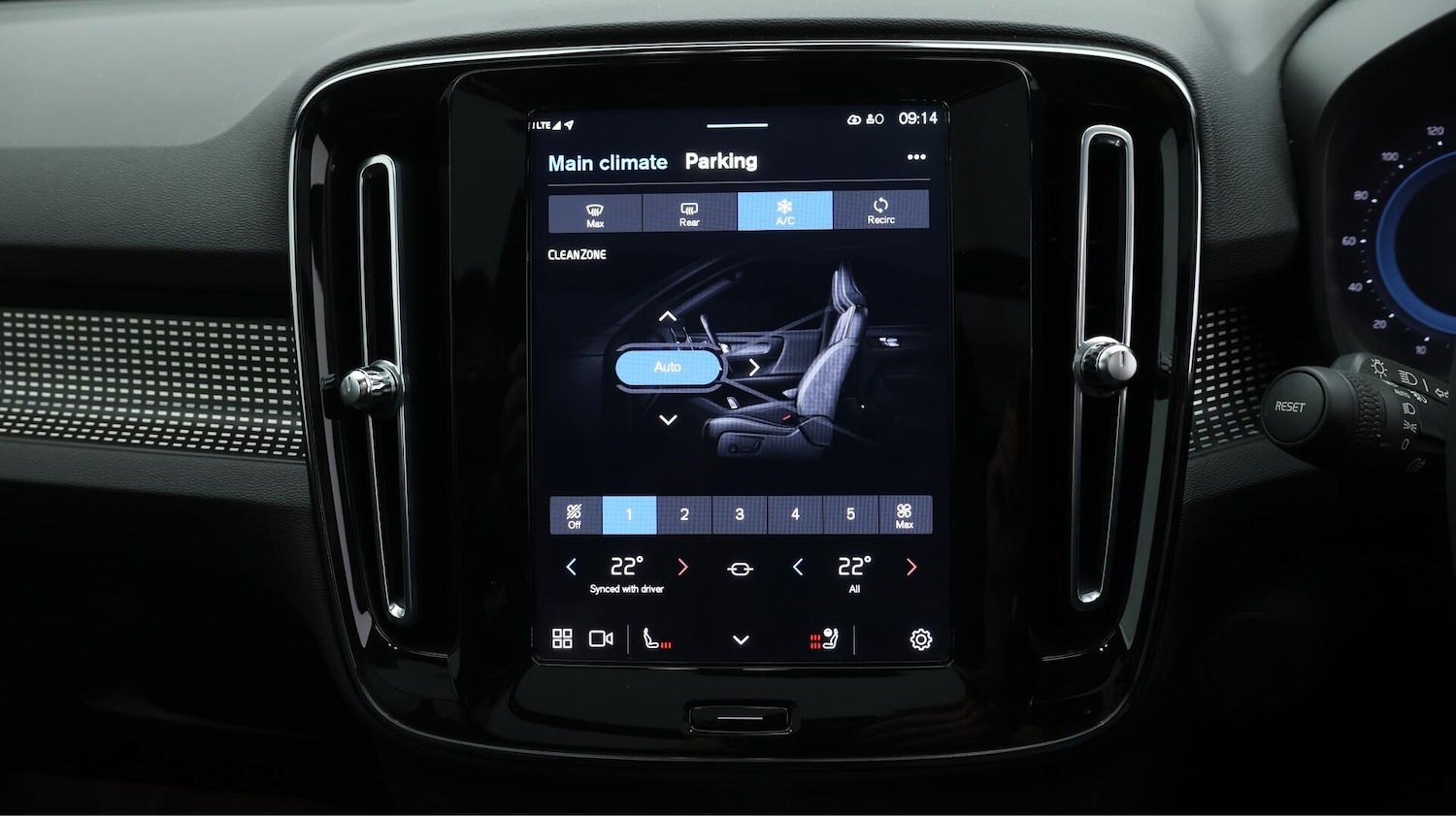 Used Volvo XC40 2021 for sale - 75990237: Photo 13