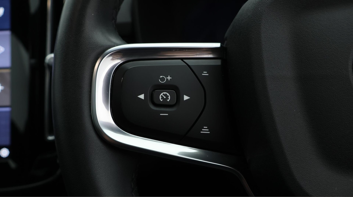 Used Volvo XC40 2021 for sale - 75990237: Photo 26