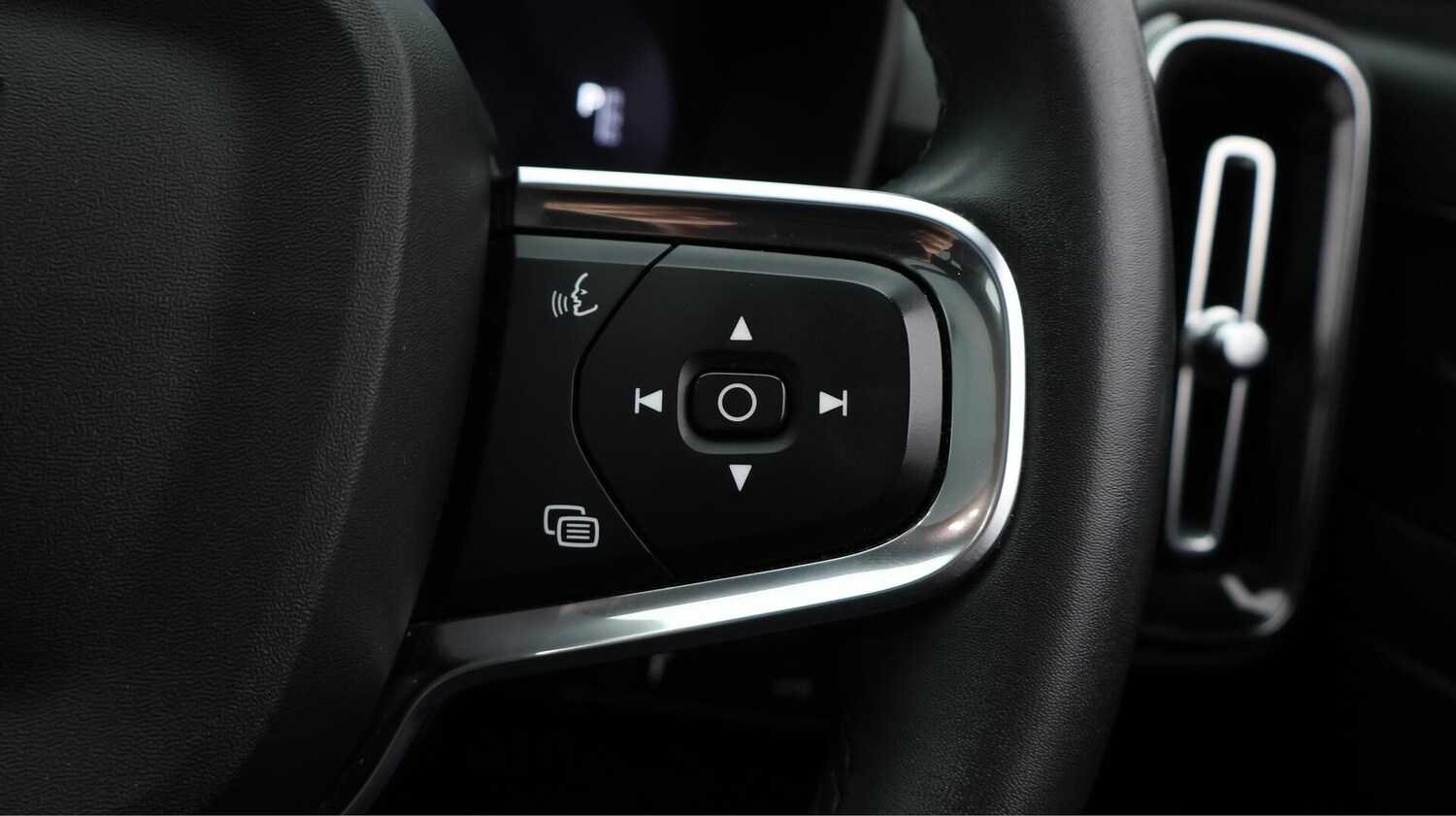 Used Volvo XC40 2021 for sale - 75990237: Photo 27