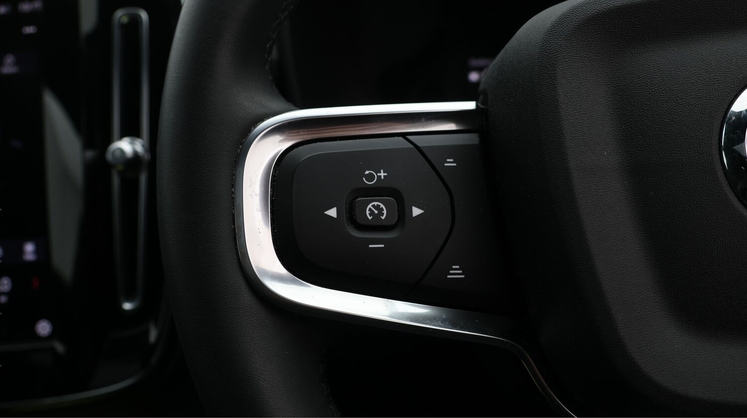 Used Volvo XC40 for sale - 77675502: Photo 24