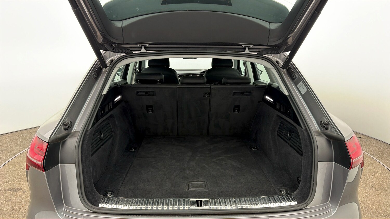 Used Audi e-tron 2021 for sale - 77864658: Photo 16