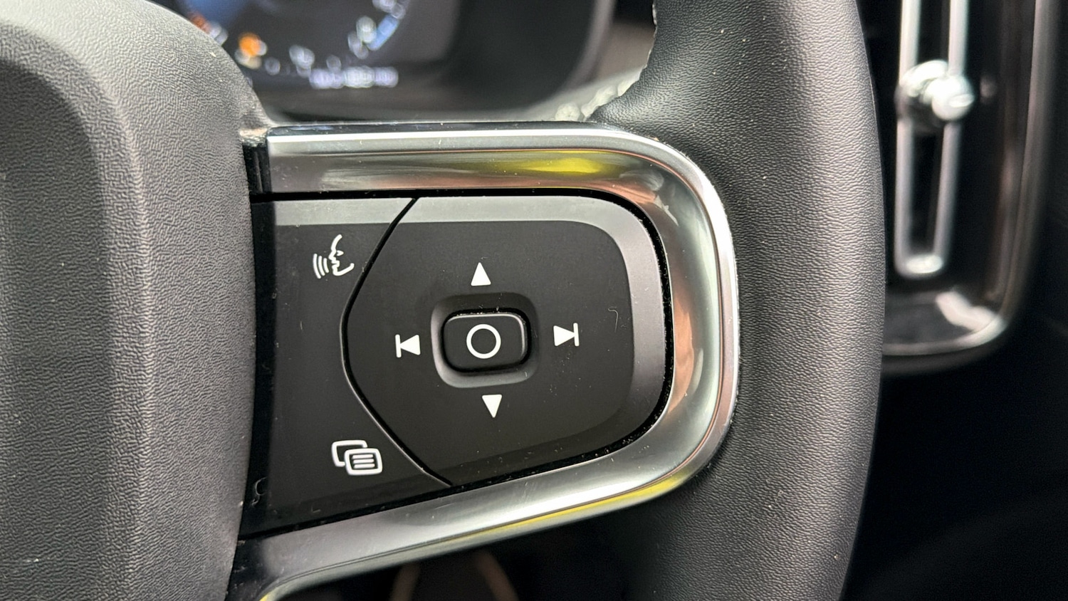 Used Volvo XC40 2022 for sale - 78133676: Photo 24