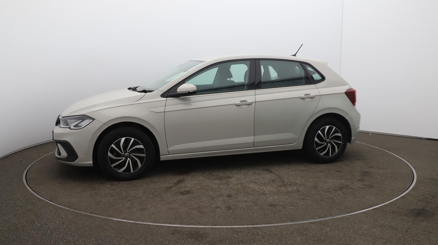 Used Volkswagen Polo 2022 for sale - 76072971: Photo 65