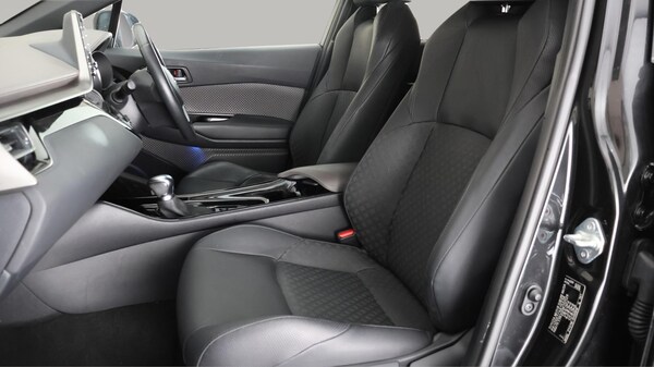 Used Toyota C-HR 2021 for sale - 75531667: Photo 15