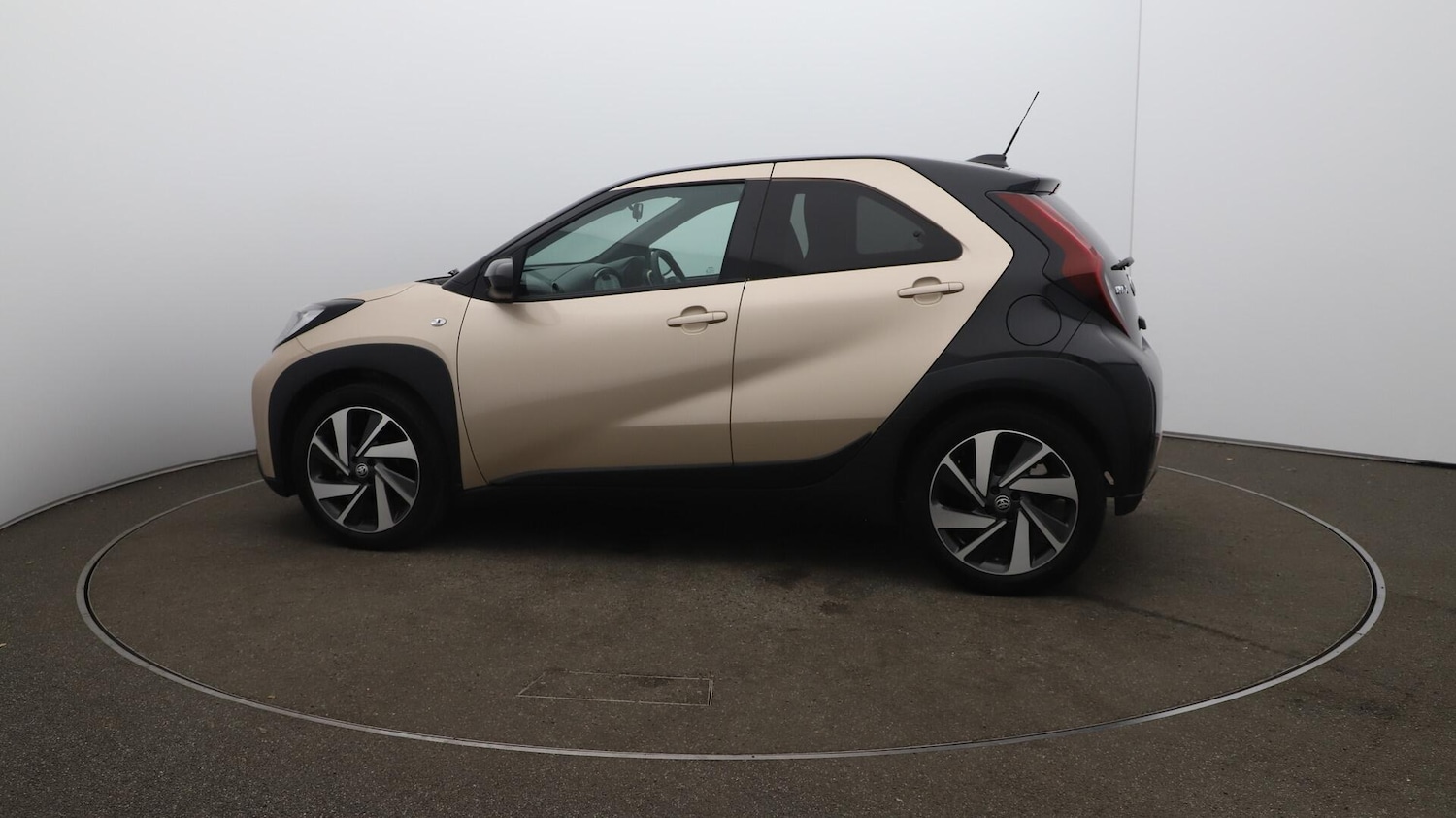 Used Toyota Aygo X 2023 for sale - 76485160: Photo 58