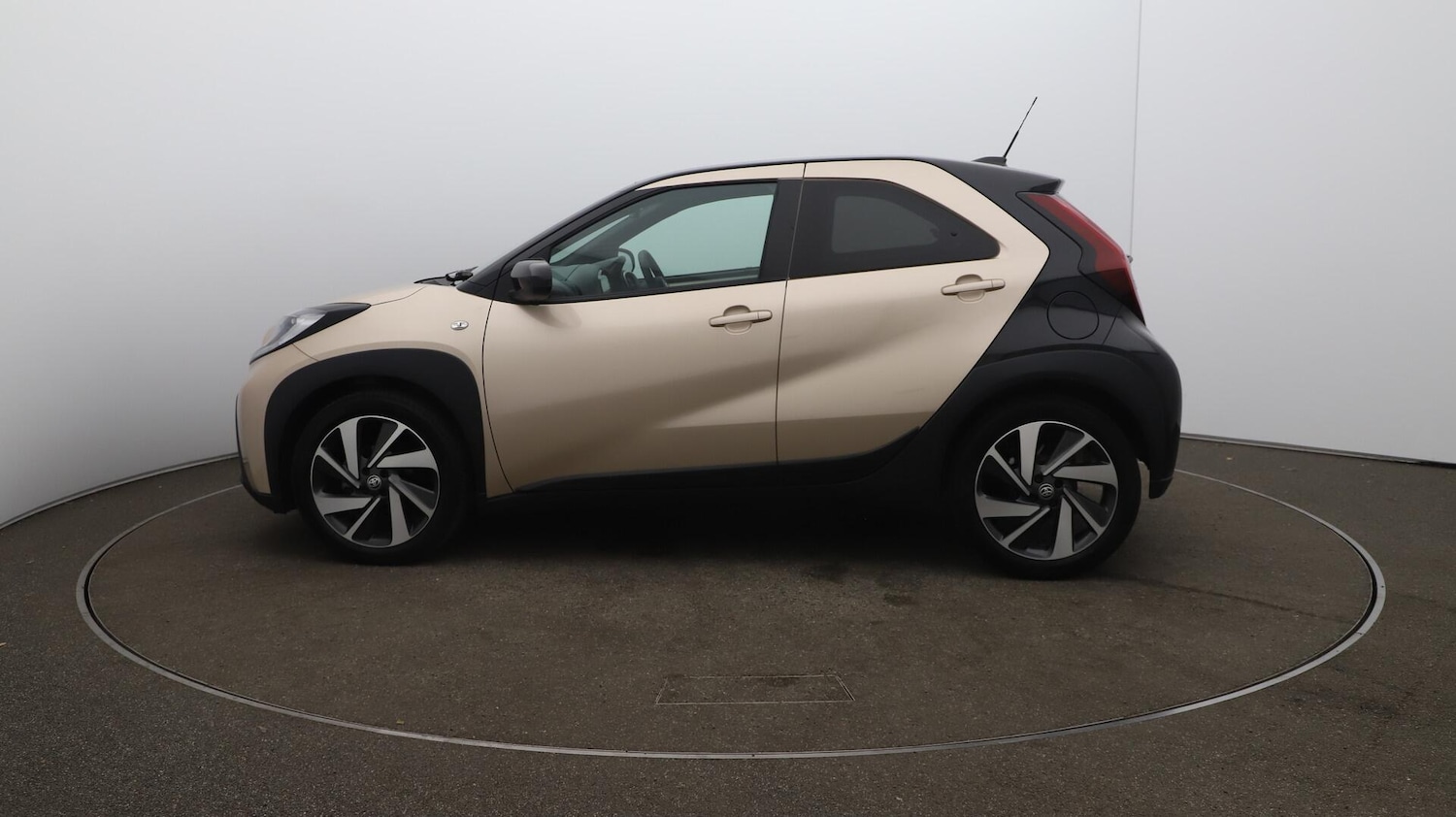 Used Toyota Aygo X 2023 for sale - 76485160: Photo 64