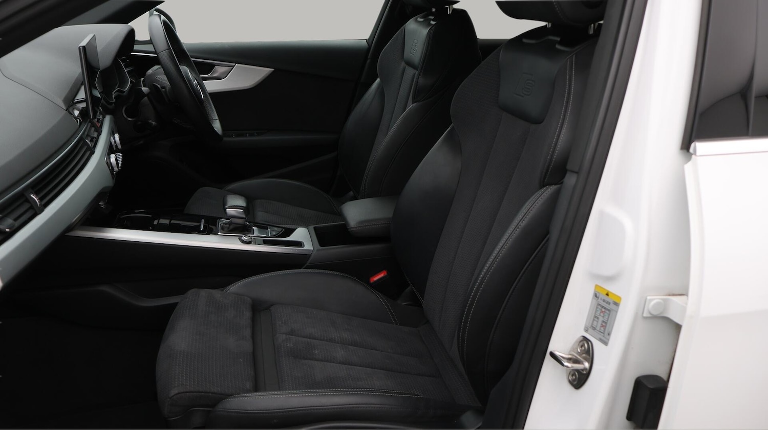 Used Audi A4 for sale - 76728302: Photo 15