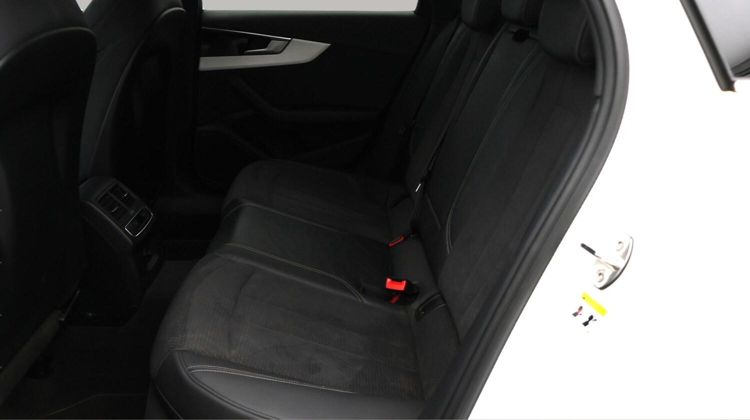 Used Audi A4 for sale - 76728302: Photo 17