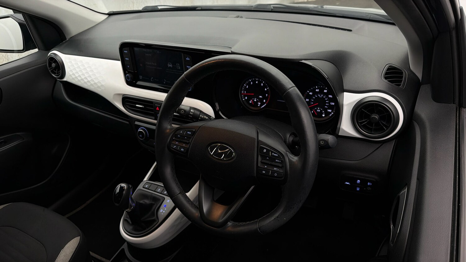 Used Hyundai i10 2023 for sale - 78075175: Photo 9