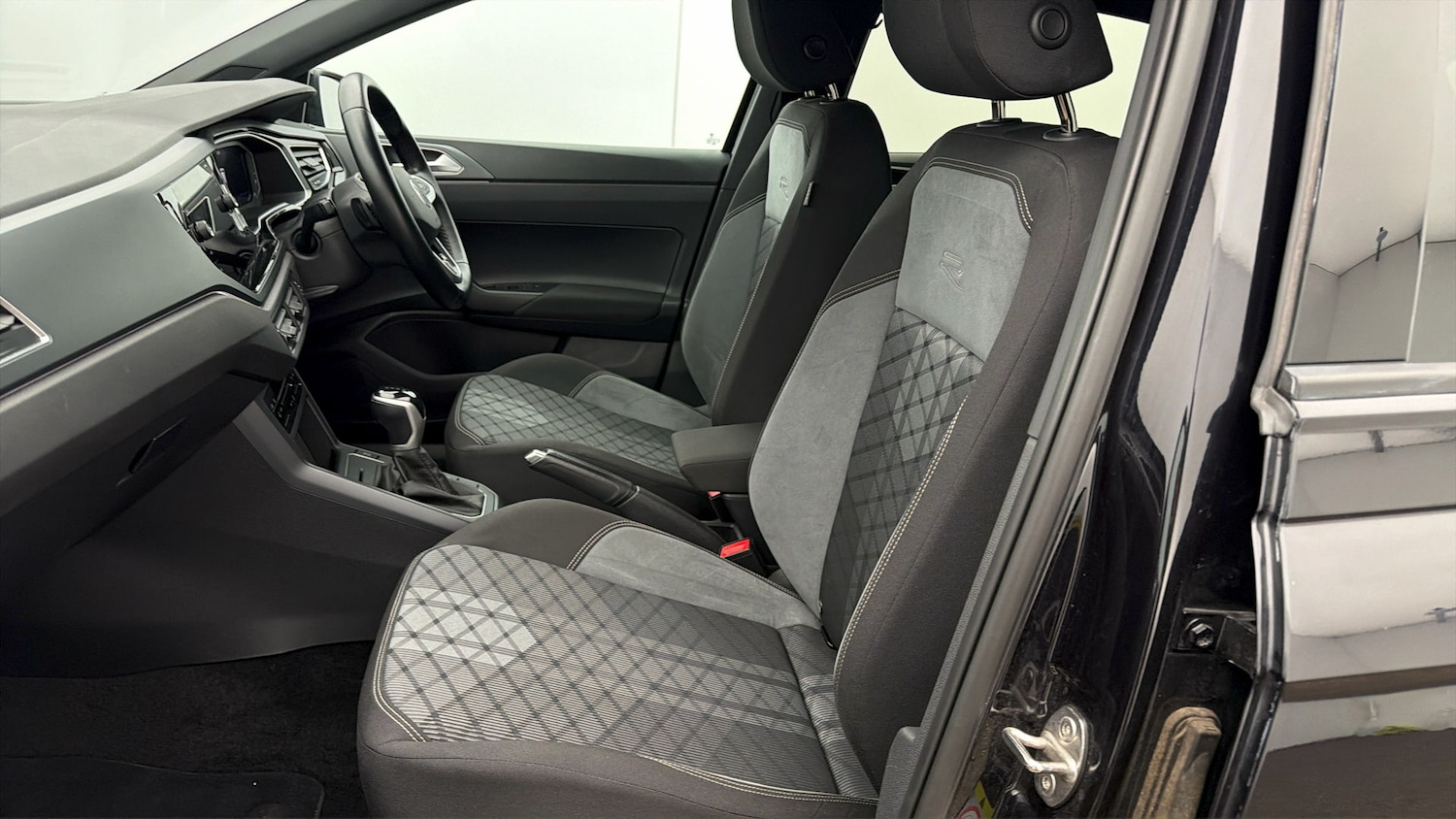 Used Volkswagen Polo 2024 for sale - 77935931: Photo 13