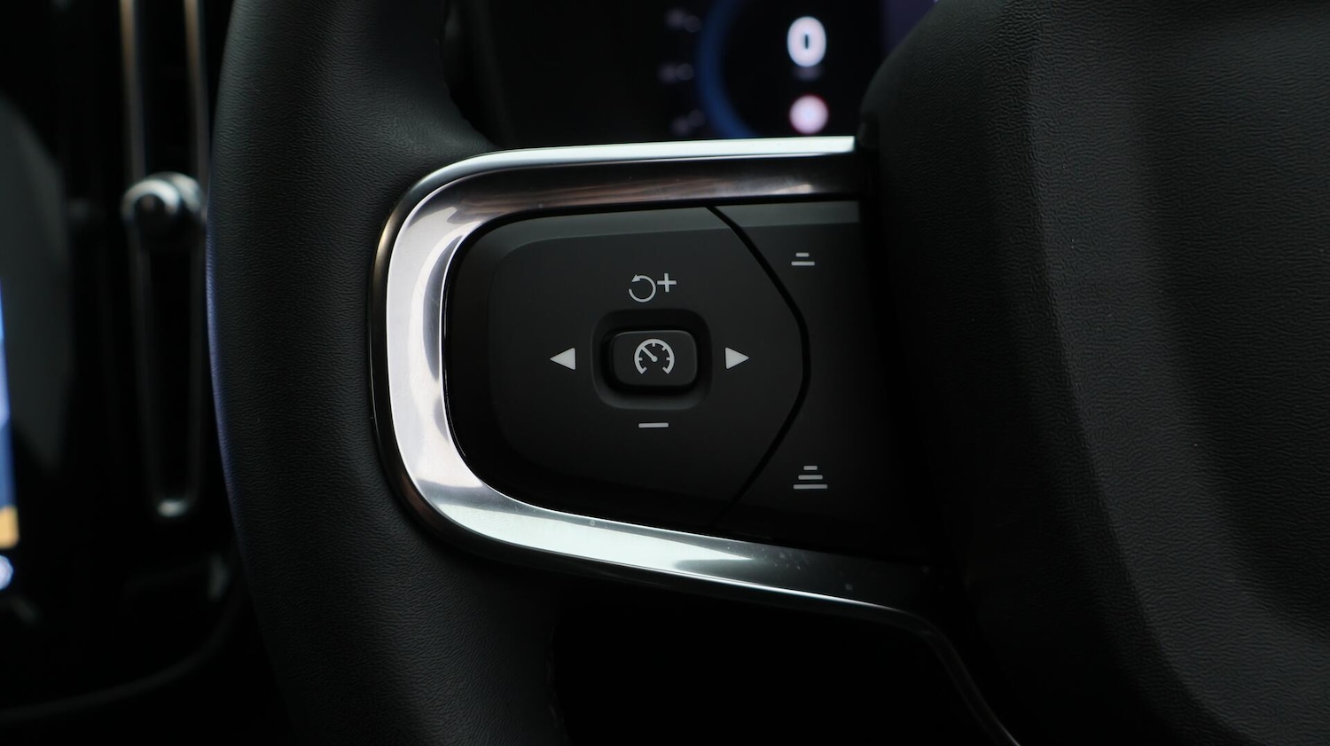 Used Volvo XC40 2022 for sale - 76136327: Photo 41