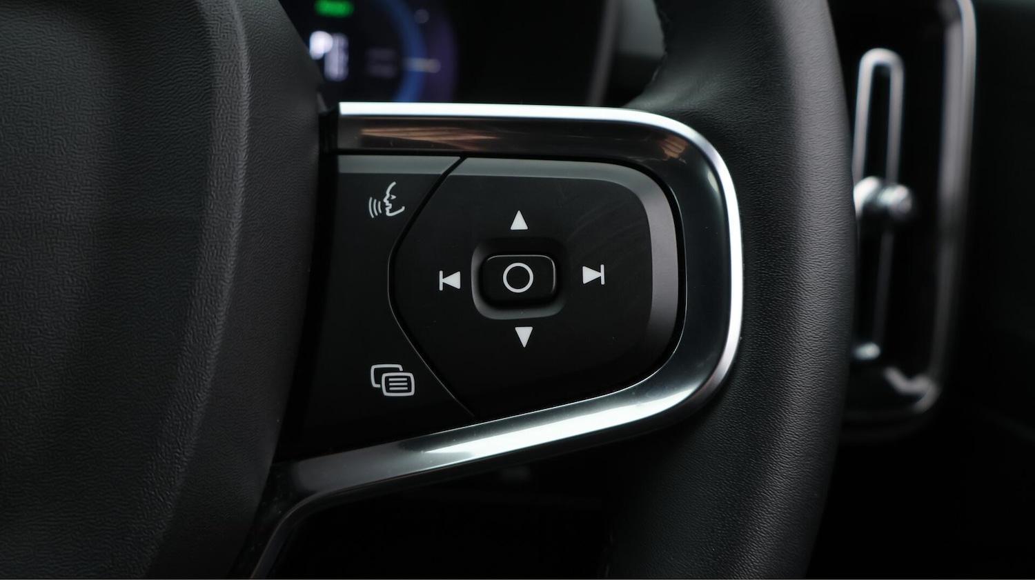 Used Volvo XC40 2022 for sale - 76136327: Photo 43