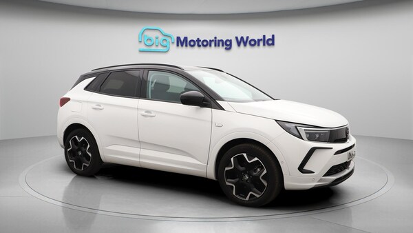 Used Vauxhall Grandland 2024 for sale - 75697122: Photo 2