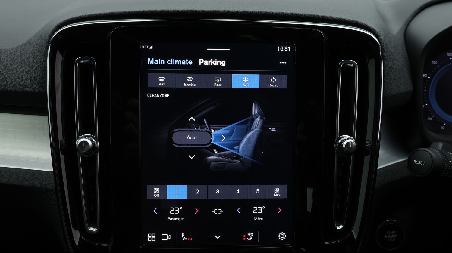 Used Volvo XC40 2024 for sale - 77282385: Photo 12