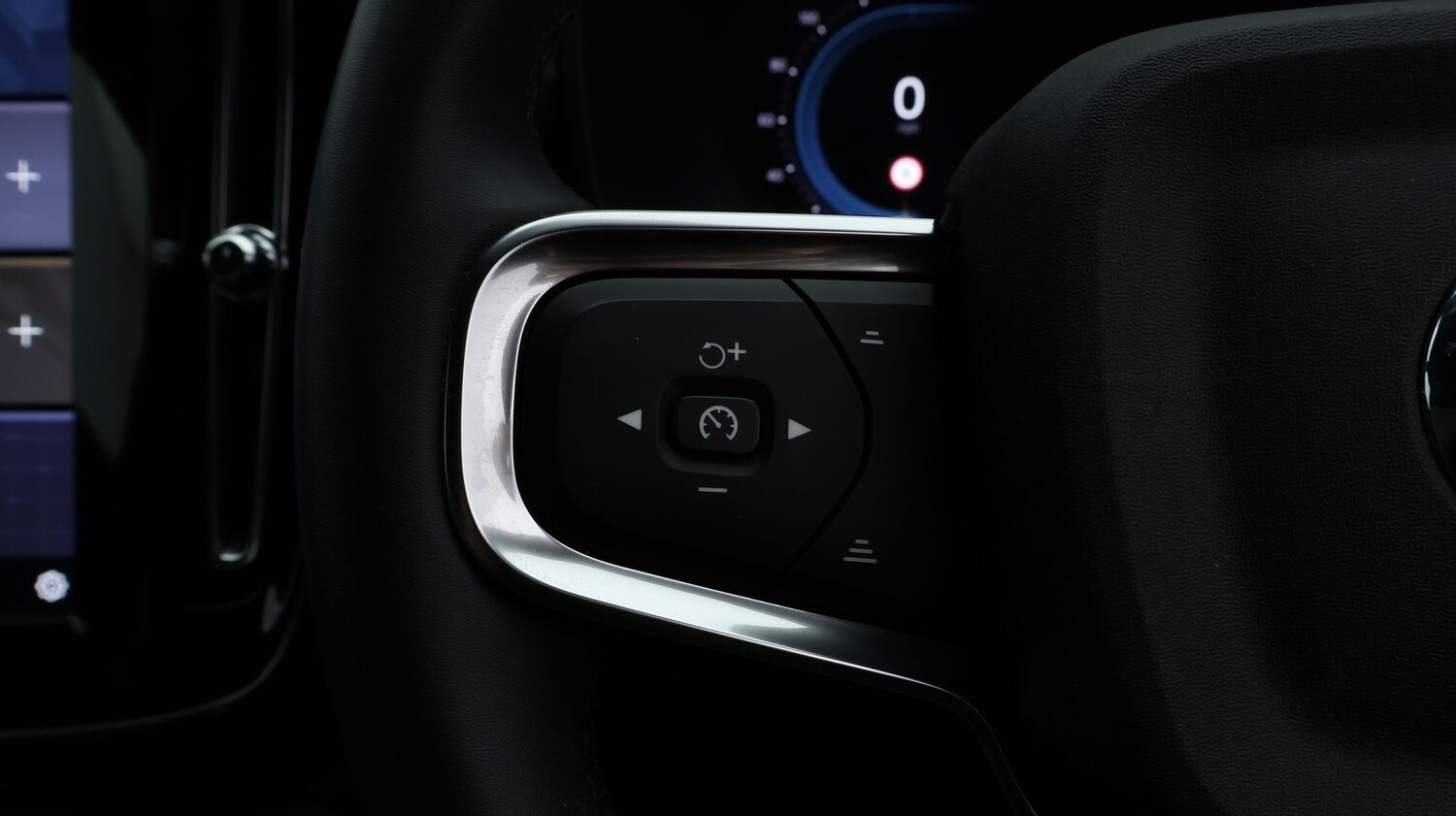 Used Volvo XC40 2024 for sale - 77282385: Photo 23