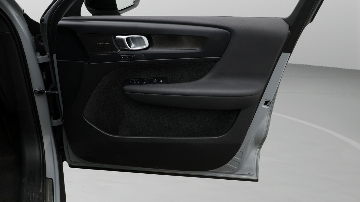 Used Volvo XC40 2023 for sale - 77206310: Photo 15