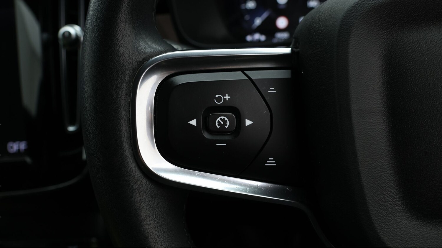 Used Volvo XC40 2023 for sale - 77206310: Photo 26