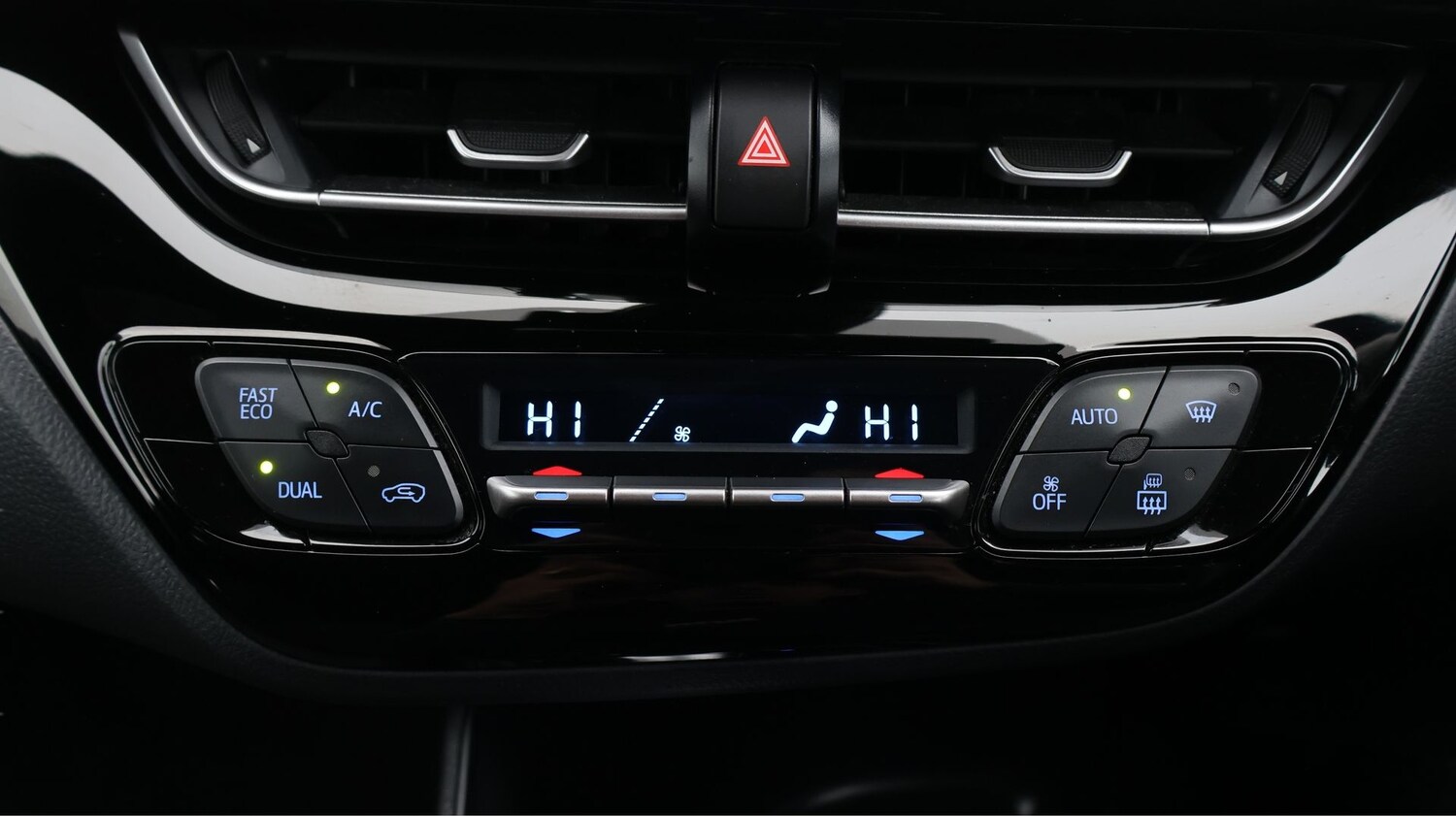 Used Toyota C-HR 2023 for sale - 77181696: Photo 12