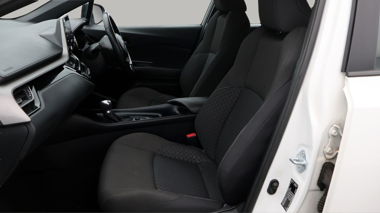 Used Toyota C-HR 2023 for sale - 77181696: Photo 14