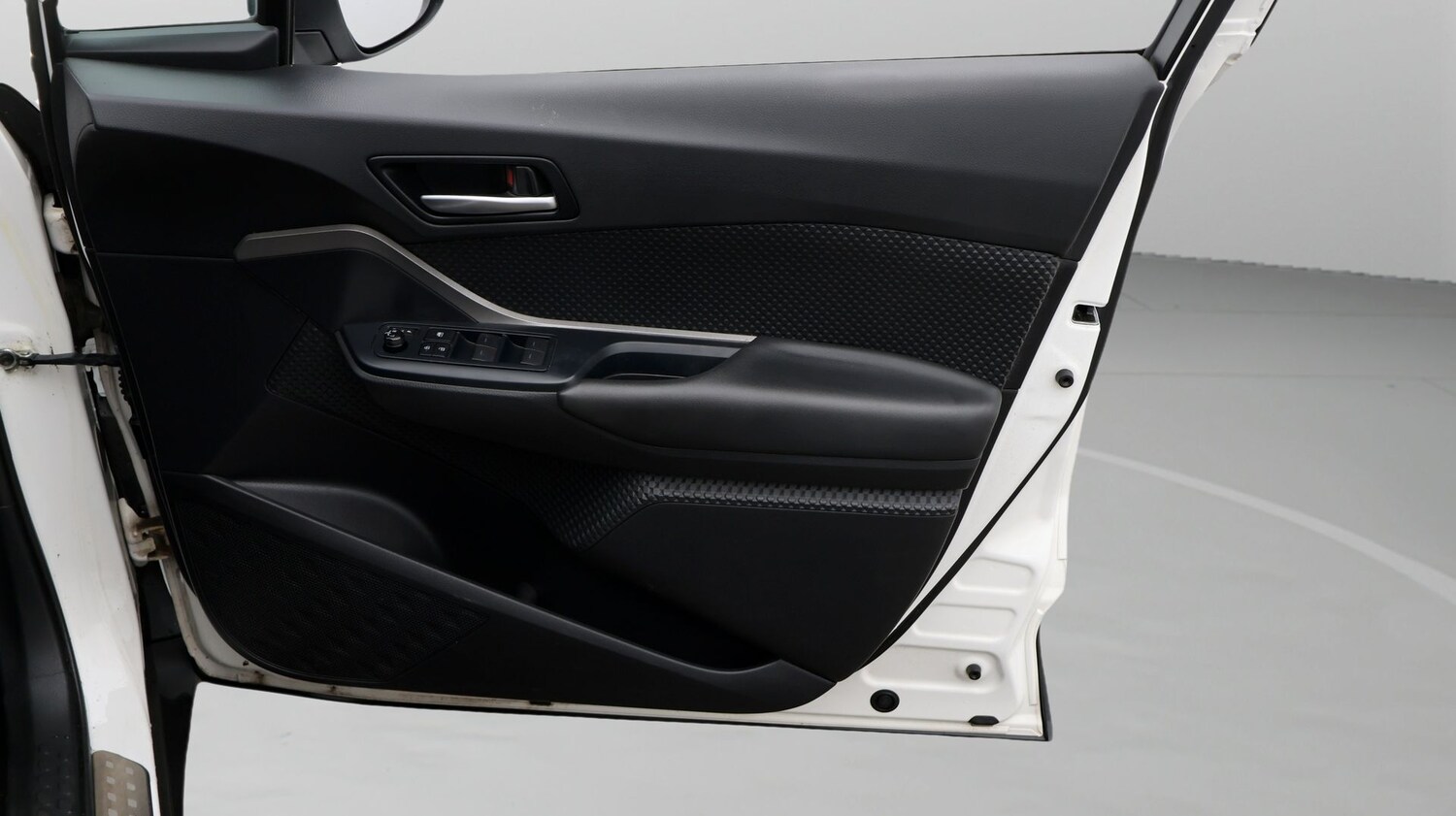 Used Toyota C-HR 2023 for sale - 77181696: Photo 15