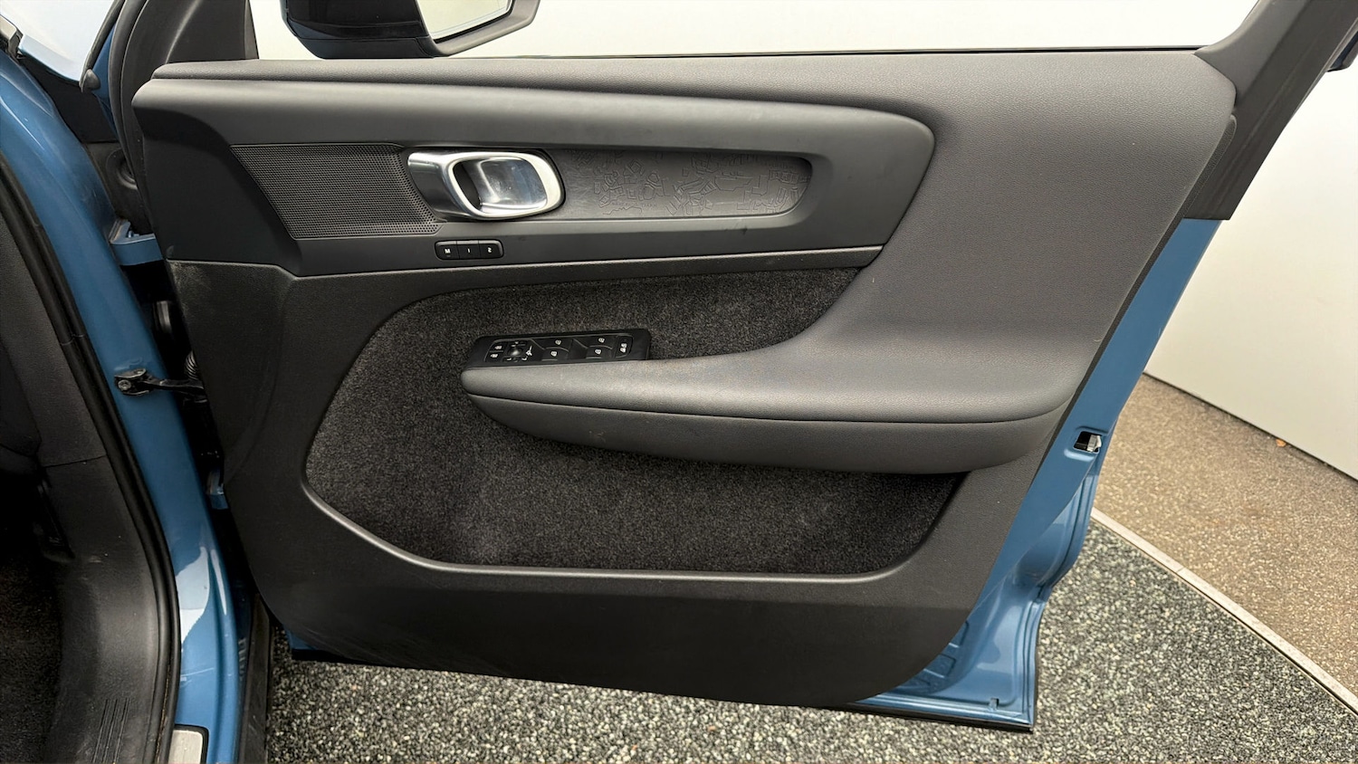 Used Volvo XC40 2023 for sale - 78183118: Photo 14