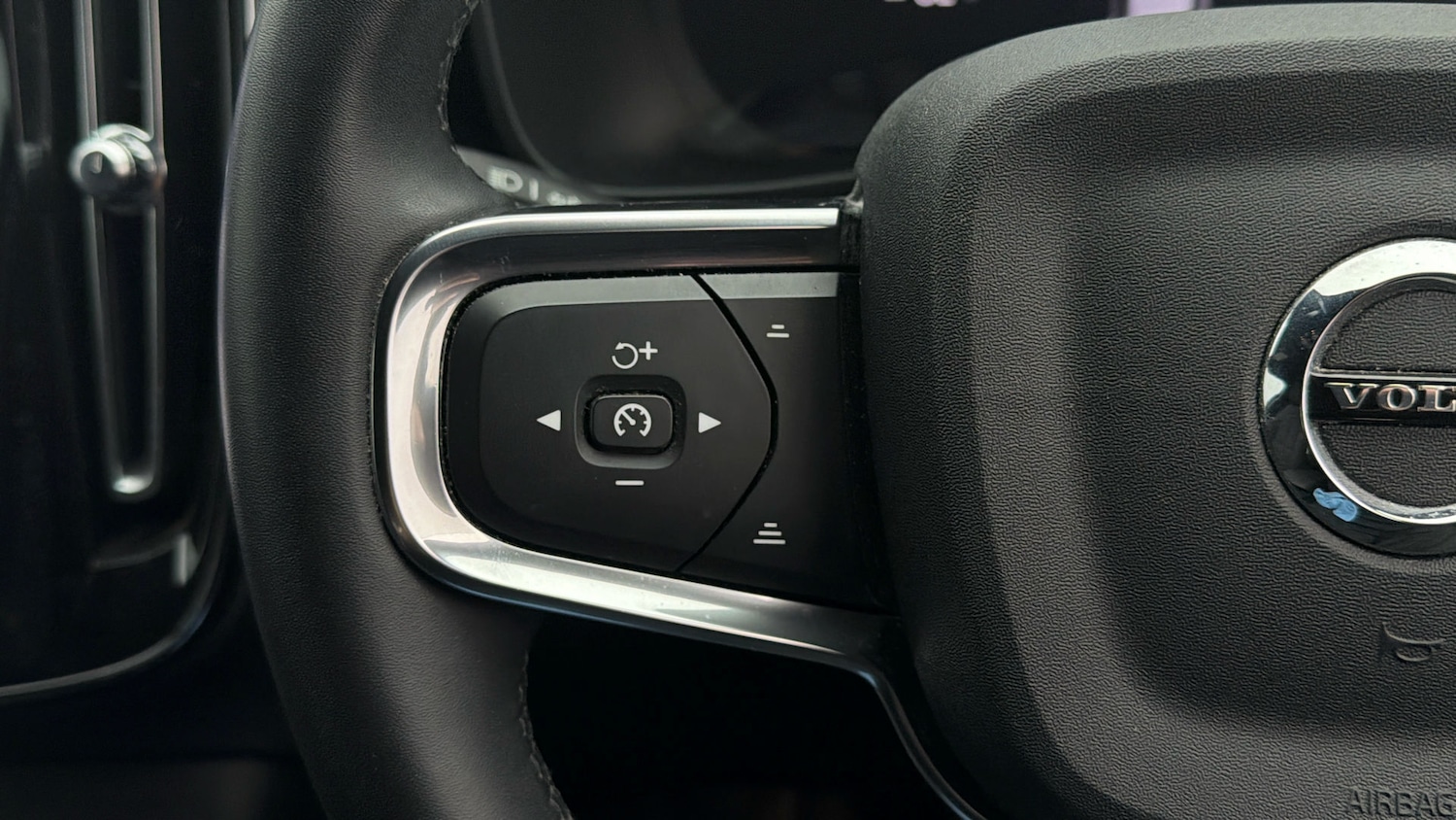 Used Volvo XC40 2023 for sale - 78183118: Photo 22