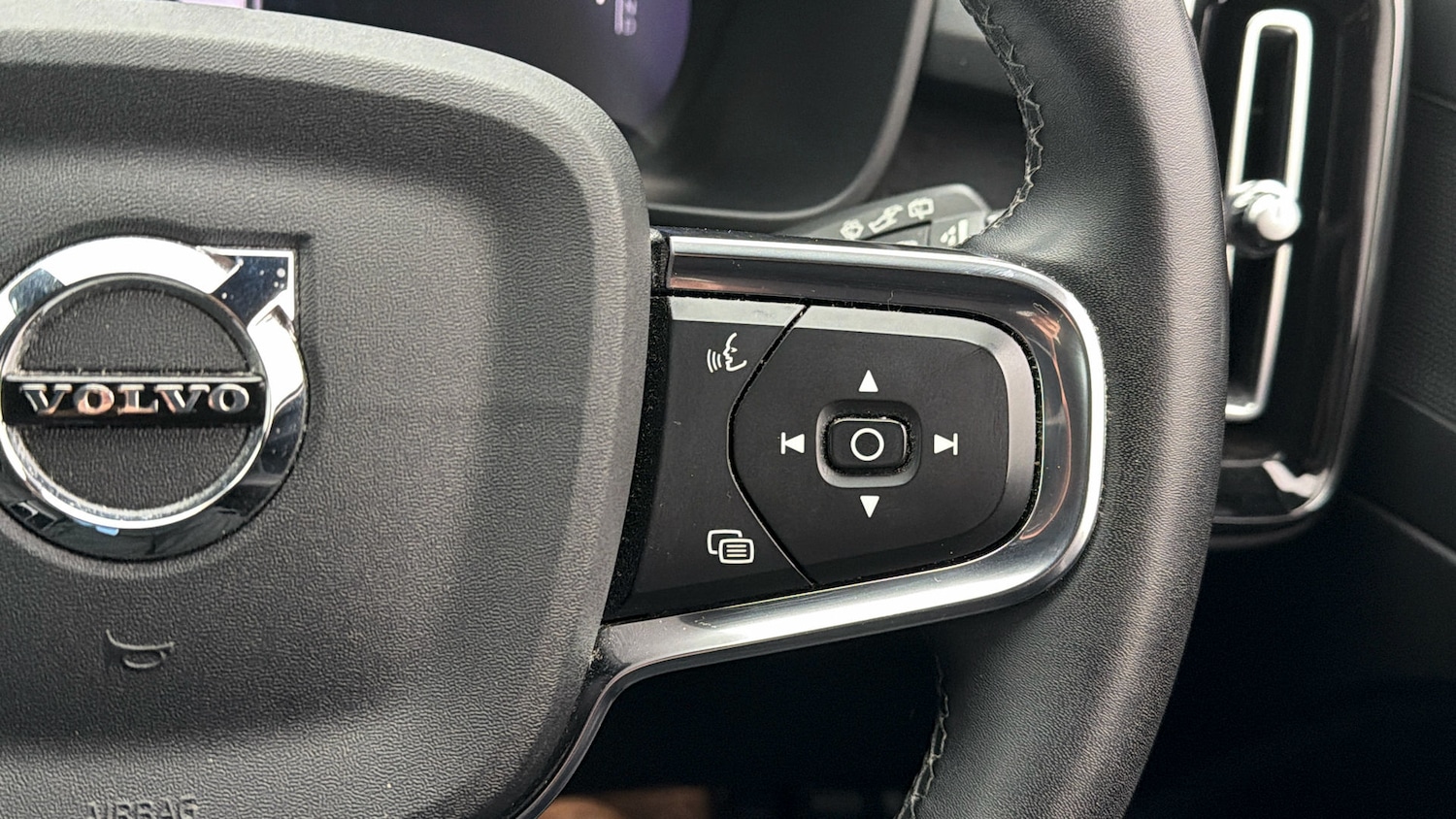 Used Volvo XC40 2023 for sale - 78183118: Photo 23