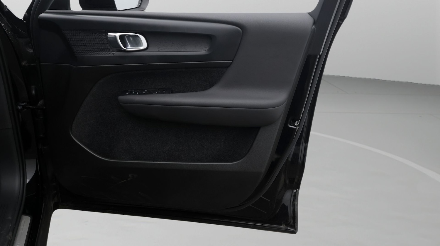 Used Volvo XC40 2023 for sale - 77717307: Photo 15