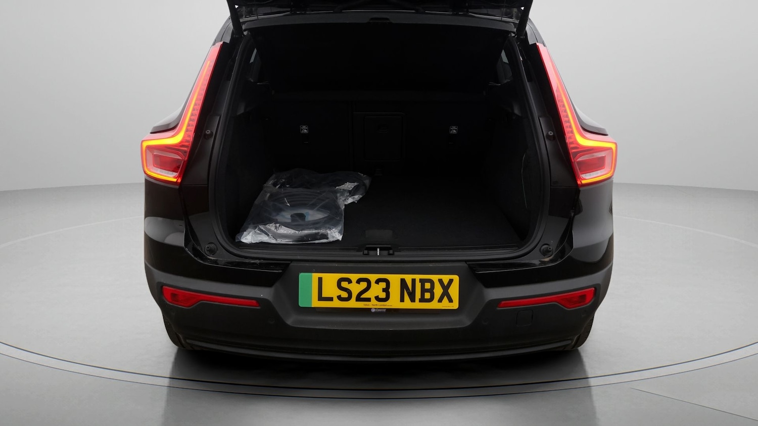 Used Volvo XC40 2023 for sale - 77717307: Photo 17