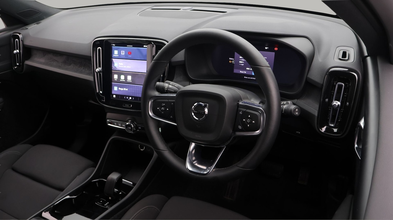 Used Volvo XC40 2023 for sale - 77717307: Photo 9