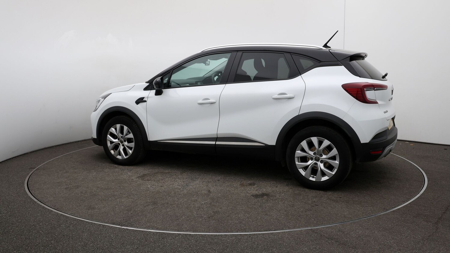 Used Renault Captur for sale - 76810813: Photo 38