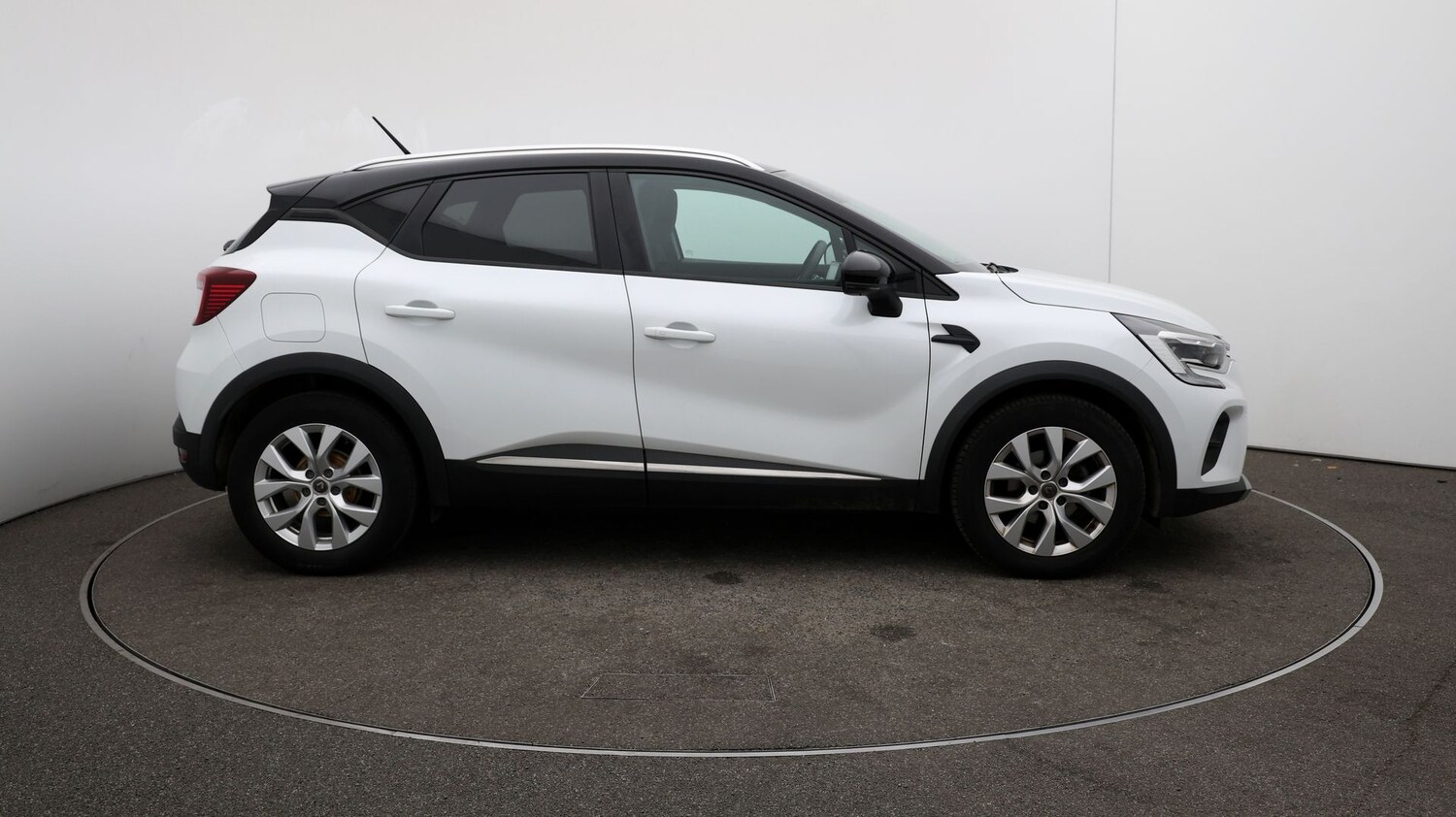 Used Renault Captur for sale - 76810813: Photo 40