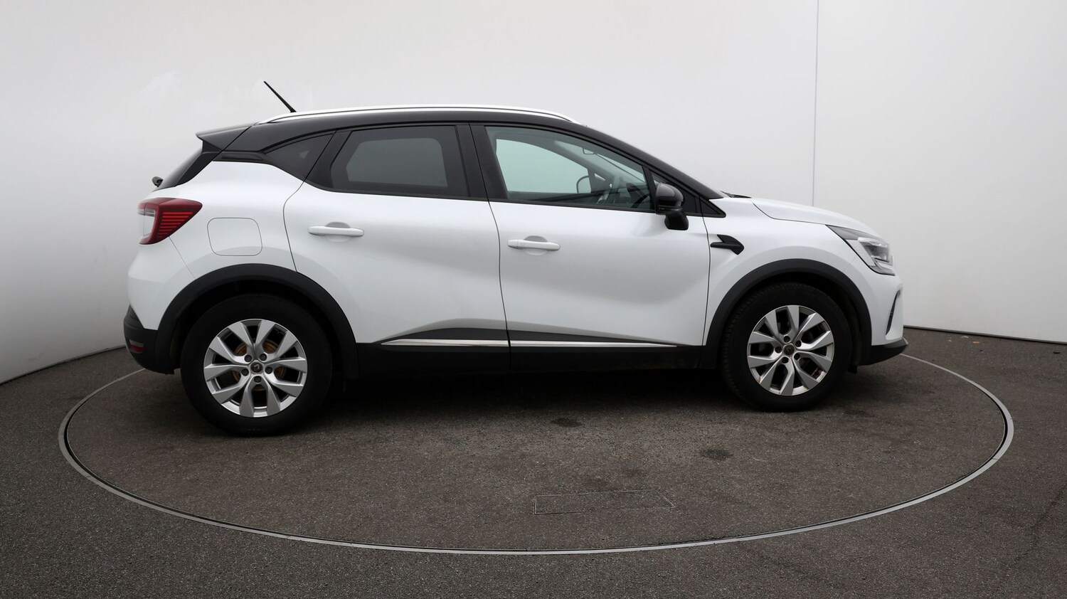 Used Renault Captur for sale - 76810813: Photo 41