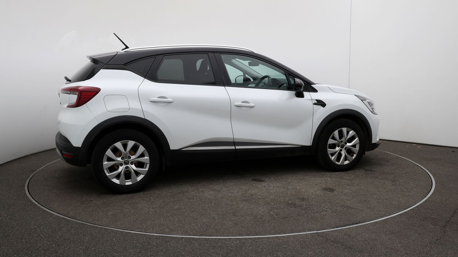 Used Renault Captur for sale - 76810813: Photo 42