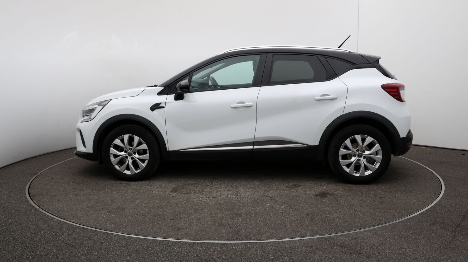 Used Renault Captur for sale - 76810813: Photo 55