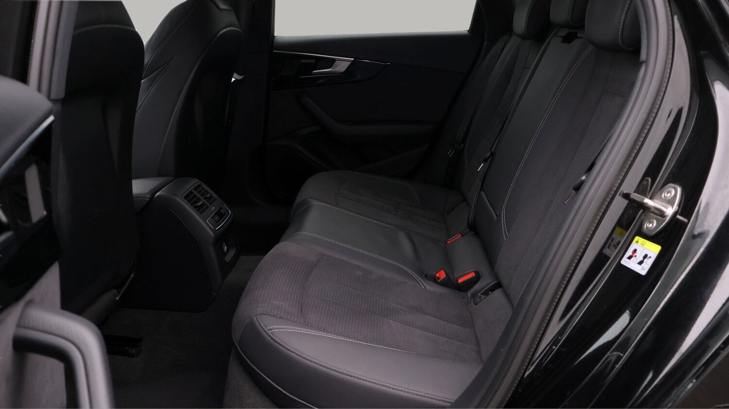 Used Audi A4 2023 for sale - 77813534: Photo 16