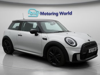 (71) - 1.5 Cooper Sport Hatchback 3dr Petrol Steptronic Euro 6 (s/s) (136 ps)