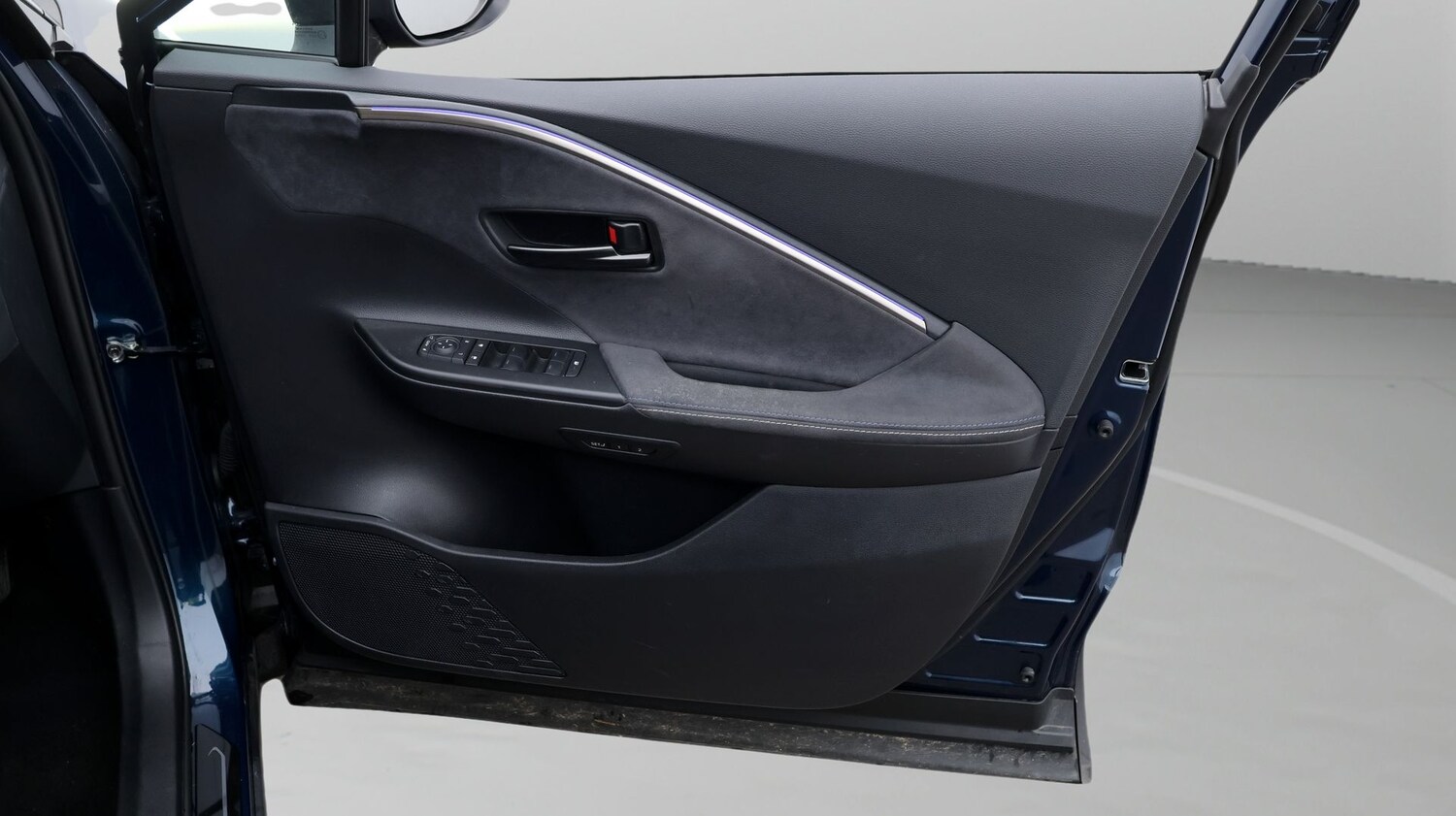 Used Toyota C-HR 2024 for sale - 77664469: Photo 15