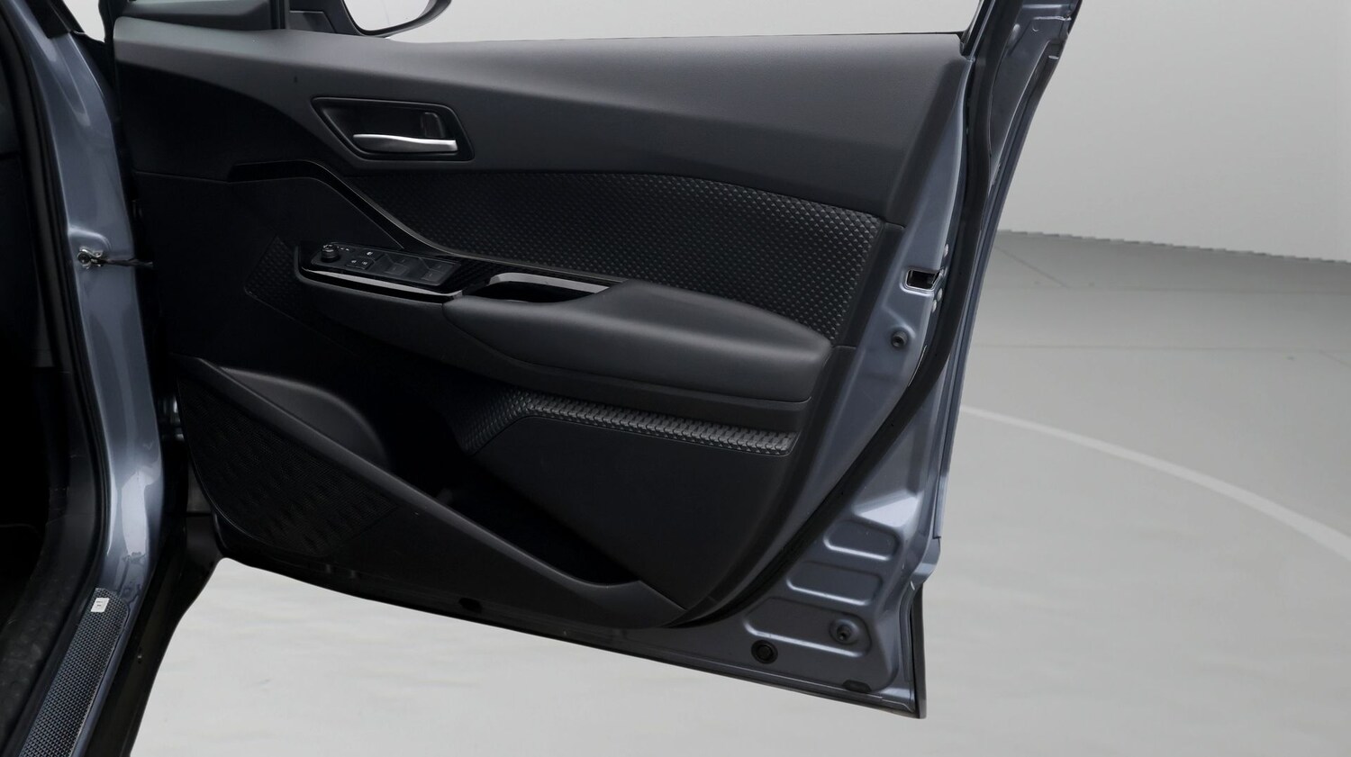 Used Toyota C-HR 2023 for sale - 77300622: Photo 15